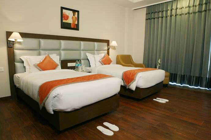 Imagen general del Hotel Chirag. Foto 1