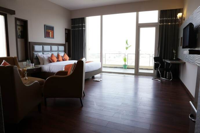 Imagen general del Hotel Chirag. Foto 10