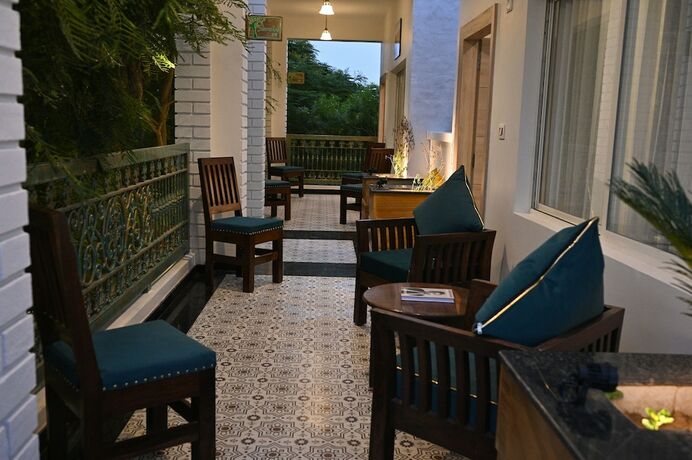 Imagen de la habitación del Hotel Chirag. Foto 16