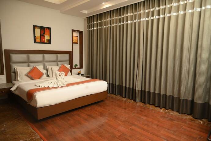 Imagen de la habitación del Hotel Chirag. Foto 19