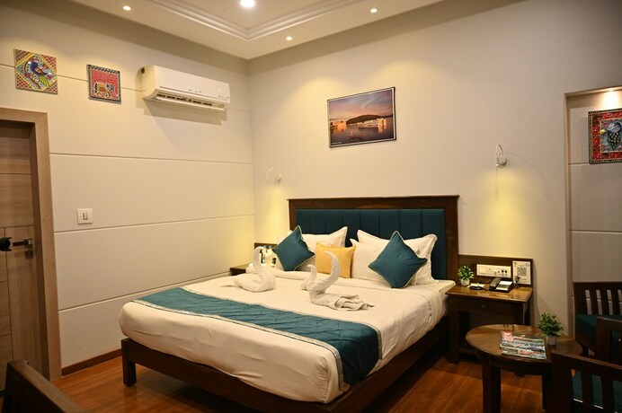 Imagen de la habitación del Hotel Chirag. Foto 23