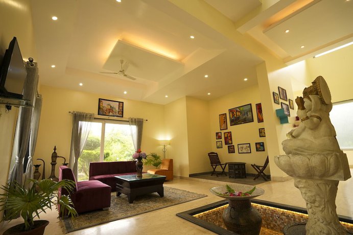 Imagen de los interiores del Hotel Chirping Hills Resort Bhimtal. Foto 19