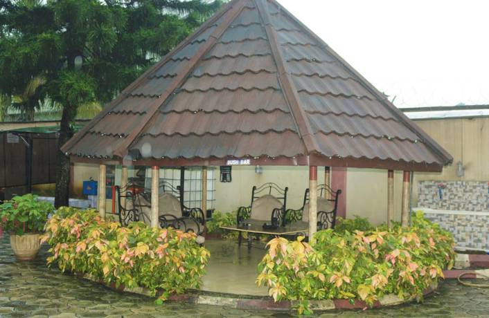 Imagen del bar/restaurante del Hotel Chisam Suites Annex. Foto 2