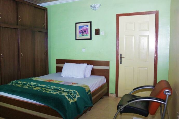 Imagen de la habitación del Hotel Chisam Suites. Foto 17