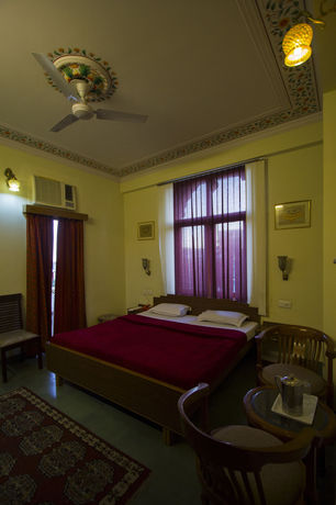 Imagen del bar/restaurante del Hotel Chitrakatha. Foto 3