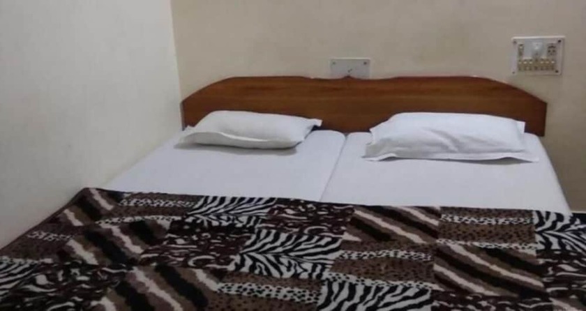 Imagen de la habitación del Hotel Chitrakoot Darshan. Foto 5