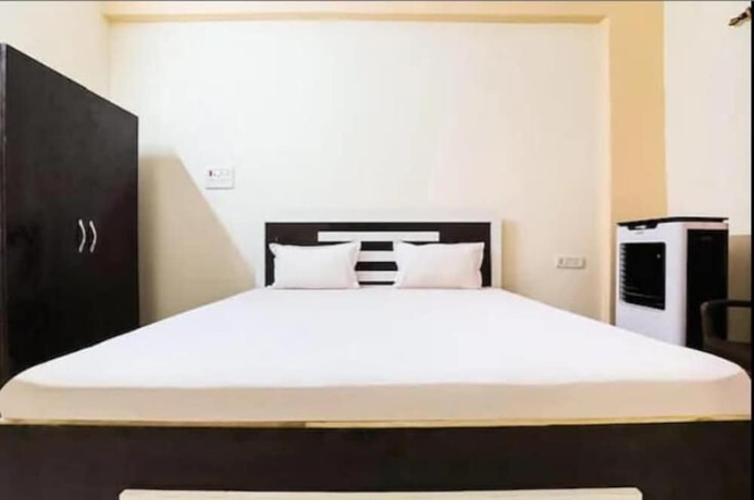 Imagen de la habitación del Hotel Chitrakoot Darshan. Foto 9