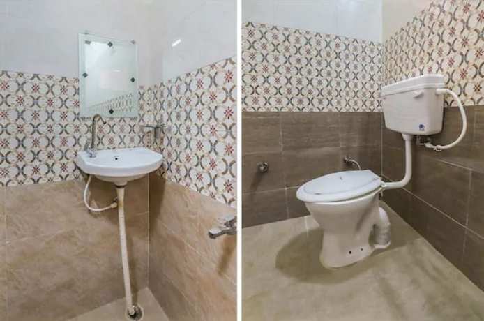 Imagen de la habitación del Hotel Chitrakoot Darshan. Foto 10