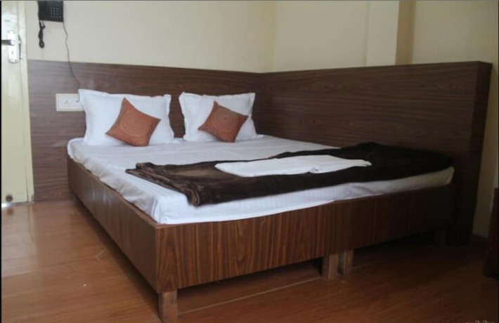 Imagen de la habitación del Hotel Chitrakoot Darshan. Foto 12