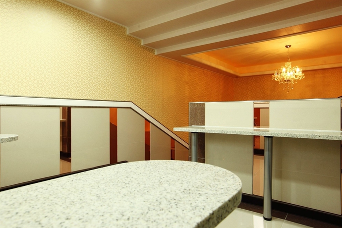 Imagen de los interiores del Hotel Chloe Guest House. Foto 14