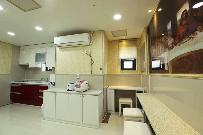 Imagen del bar/restaurante del Hotel Chloe Guest House. Foto 2