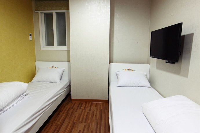 Imagen de la habitación del Hotel Chloe Guest House. Foto 7