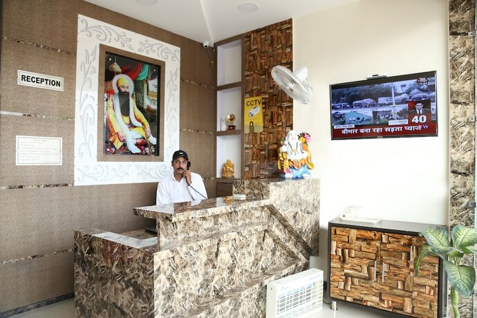 Imagen de los interiores del Hotel Chohan Residency. Foto 32