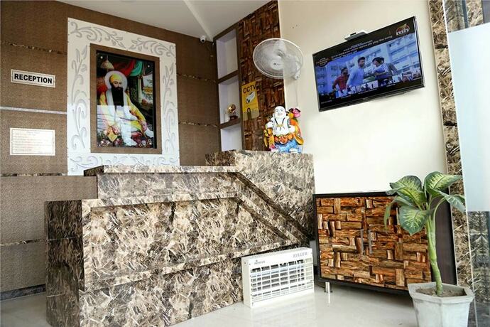 Imagen de los interiores del Hotel Chohan Residency. Foto 37