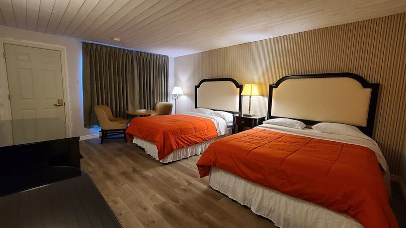 Imagen de la habitación del Hotel Choice Inn by the Falls. Foto 14
