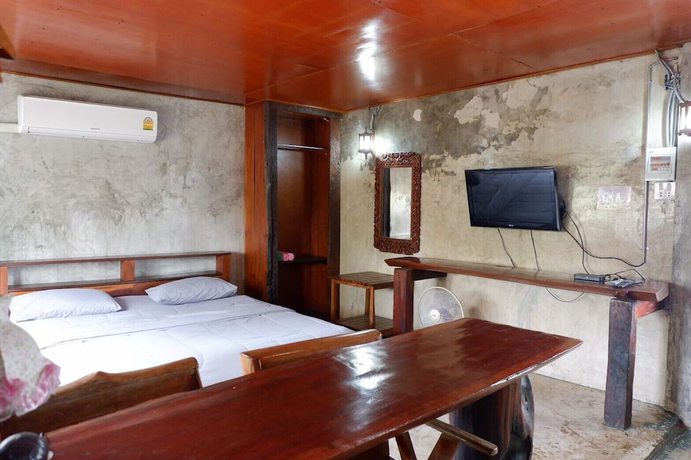 Imagen de la habitación del Hotel Chokchai. Foto 7
