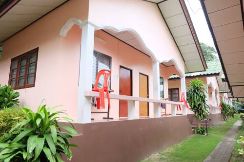 Imagen de la habitación del Hotel Chokdee Resort. Foto 4