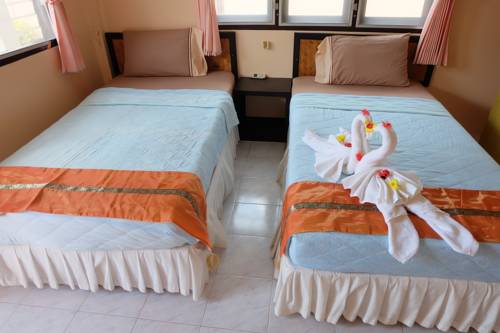 Imagen de la habitación del Hotel Chokdee Resort. Foto 5