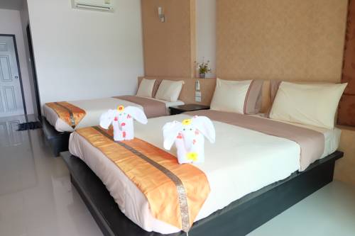 Imagen de la habitación del Hotel Chokdee Resort. Foto 6