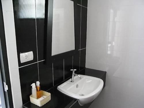 Imagen de la habitación del Hotel Chokdee Resort. Foto 13