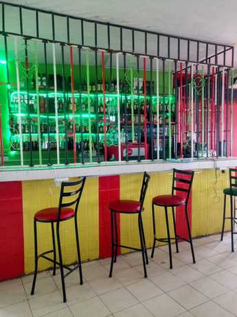Imagen del bar/restaurante del Hotel Choma Tamu. Foto 5