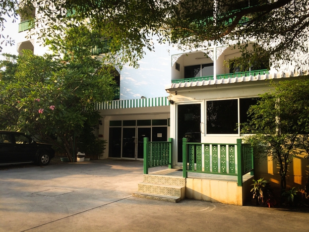 Imagen de los exteriores del Hotel Chomdao. Foto 13