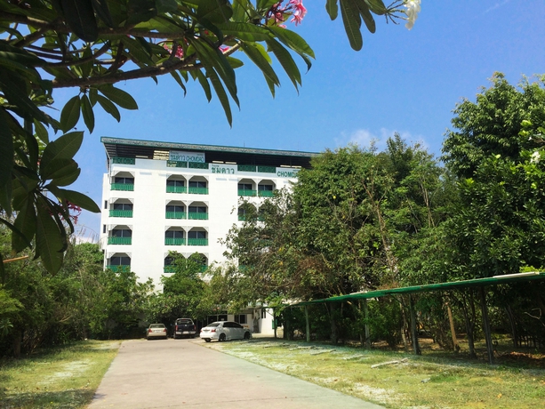 Imagen de los exteriores del Hotel Chomdao. Foto 14