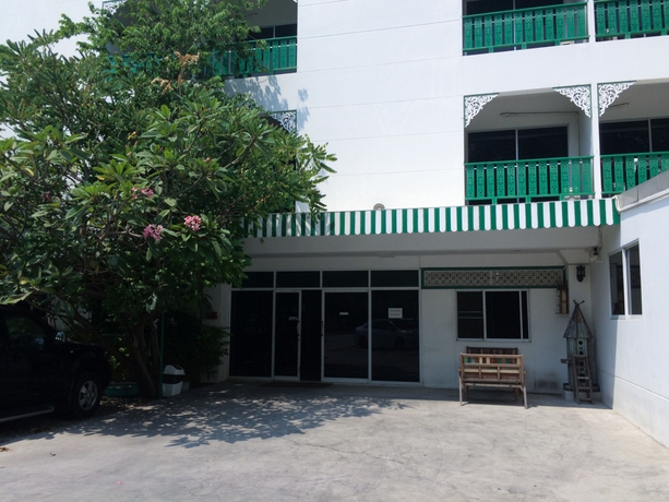 Imagen de los exteriores del Hotel Chomdao. Foto 15