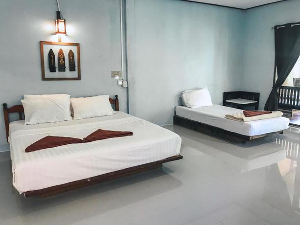 Imagen de la habitación del Hotel Chomjan Beach Resort. Foto 8