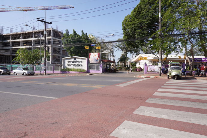 Imagen de los exteriores del Hotel Chompu Nakarin Apartment. Foto 9