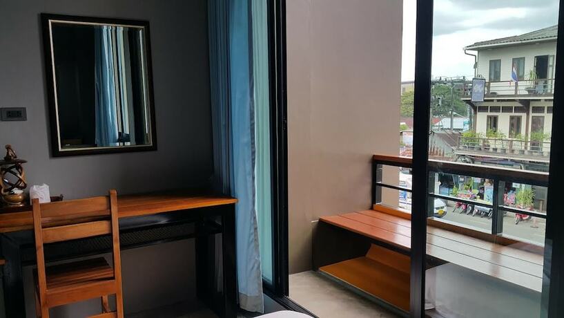 Imagen de la habitación del Hotel Chomtrang. Foto 15