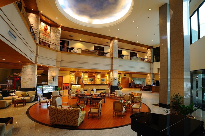 Imagen de los interiores del Hotel Chon Inter. Foto 10