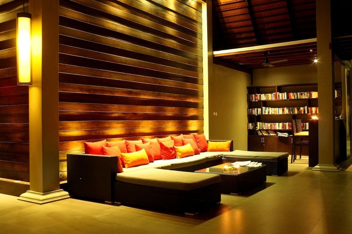 Imagen de los interiores del Hotel Chongfah Resort. Foto 18