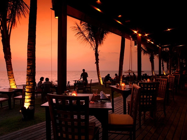 Imagen del bar/restaurante del Hotel Chongfah Resort. Foto 2