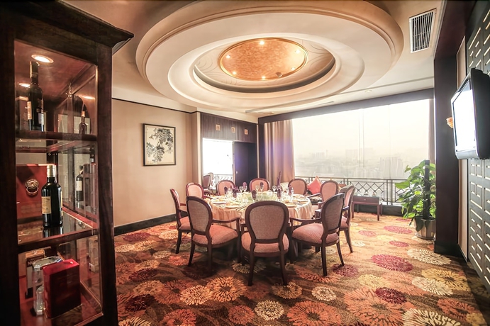 Imagen del bar/restaurante del Hotel Chongqing Carlton. Foto 4