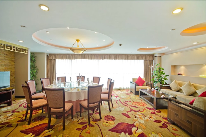 Imagen del bar/restaurante del Hotel Chongqing Carlton. Foto 5