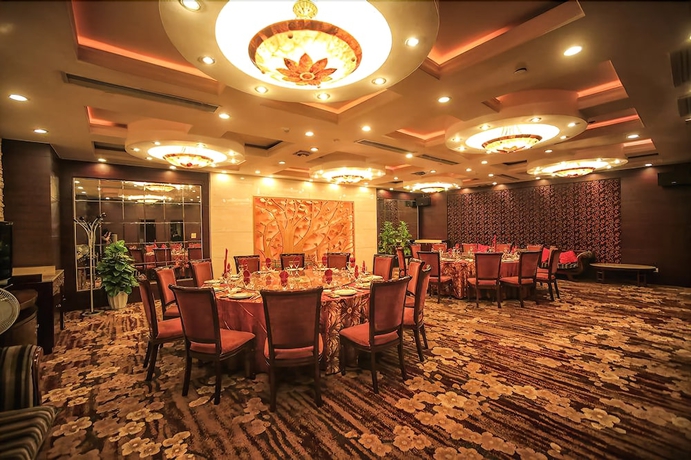 Imagen del bar/restaurante del Hotel Chongqing Carlton. Foto 6