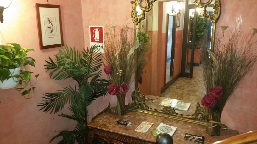 Imagen de los interiores del Hotel Chopin, Milán. Foto 12