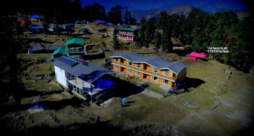 Imagen general del Hotel Chopta Resort. Foto 10