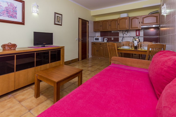 Imagen de los interiores del Hotel Choromar Apartments. Foto 14