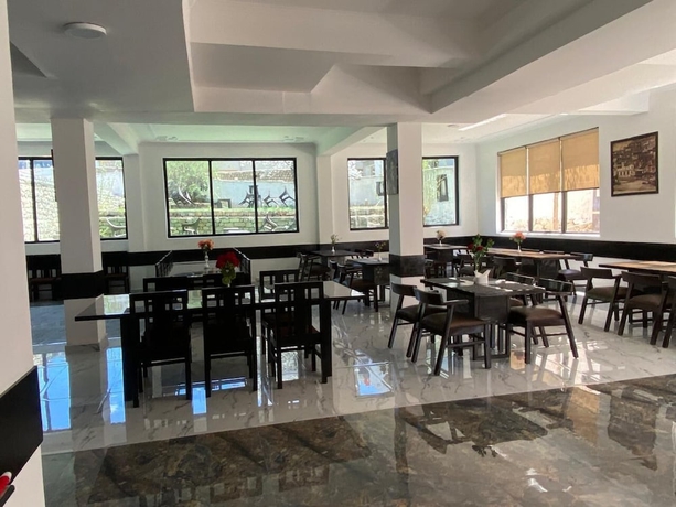 Imagen del bar/restaurante del Hotel Choskor. Foto 6