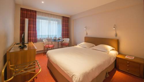 Imagen de la habitación del Hotel C-hotels Andromeda. Foto 4