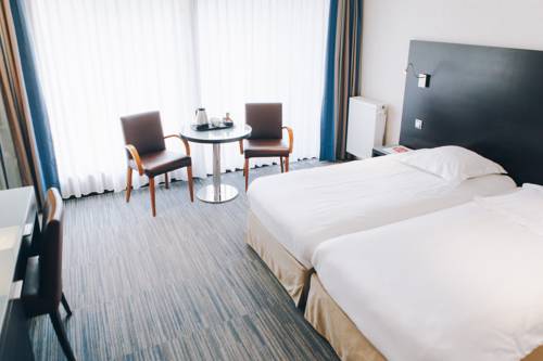 Imagen de la habitación del Hotel C-hotels Andromeda. Foto 5