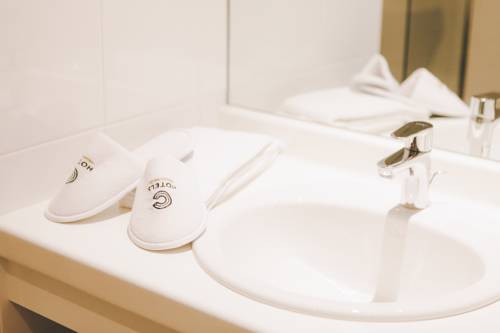 Imagen de la habitación del Hotel C-hotels Andromeda. Foto 9