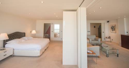 Imagen de la habitación del Hotel C-hotels Andromeda. Foto 15