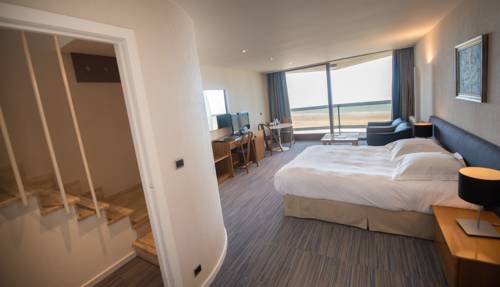 Imagen de la habitación del Hotel C-hotels Andromeda. Foto 16