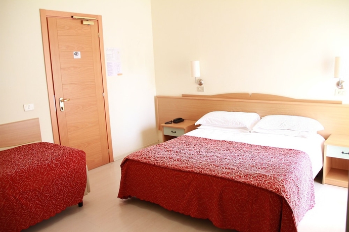 Imagen de la habitación del Hotel C-hotels International. Foto 3