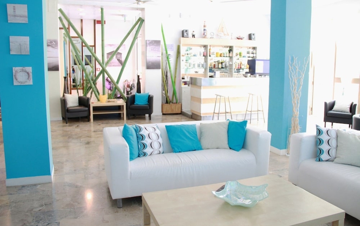 Imagen de los interiores del Hotel C-hotels International. Foto 18