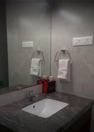 Imagen de la habitación del Hotel Chouki Dhani Resort. Foto 27