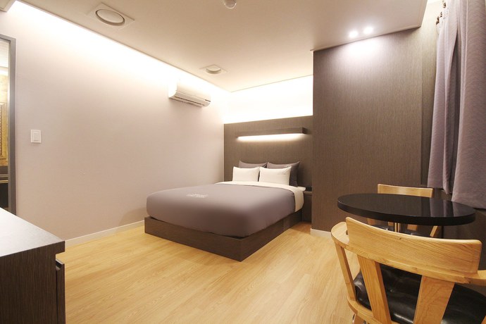 Imagen de la habitación del Hotel Chowon. Foto 7